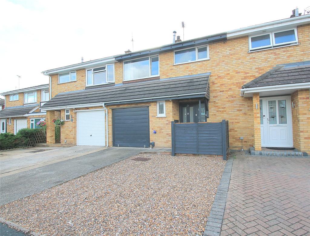 Tay Close Farnborough Hampshire Gu14 3 Bed Terraced House £375 000