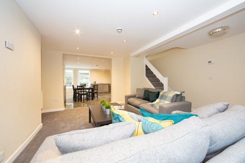 undefined, 15 Headingley Mount, Headingley, Leeds, LS6 3EL