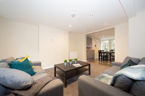 undefined, 15 Headingley Mount, Headingley, Leeds, LS6 3EL