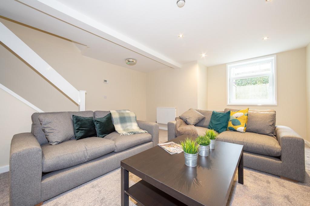 House in Leeds - View 2