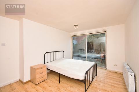 4 bedroom terraced house to rent, Usher Road, Off Roman Road, Bow, East London, E3