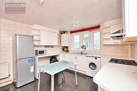 4 bedroom terraced house to rent, Usher Road, Off Roman Road, Bow, East London, E3