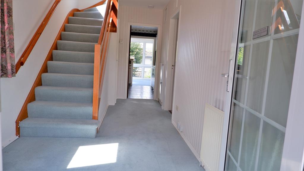 Colinbar Circle, Barrhead G78 3 bed semidetached villa £175,000