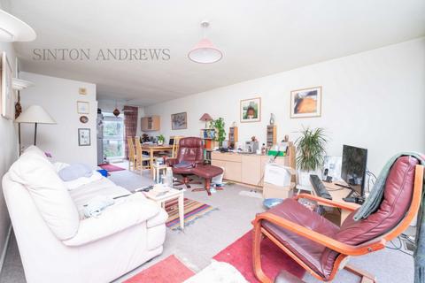 21 Lanark Close, London, W5 1SN