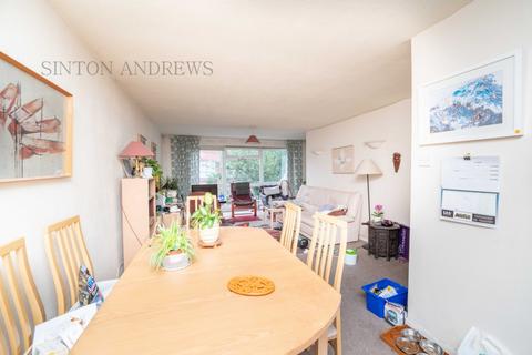 21 Lanark Close, London, W5 1SN