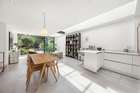 1 Claxton Grove, London, W6 8HD