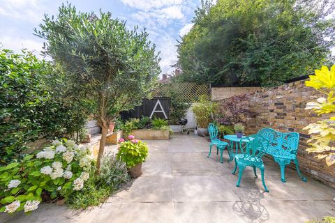 1 Claxton Grove, London, W6 8HD