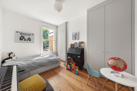 1 Claxton Grove, London, W6 8HD