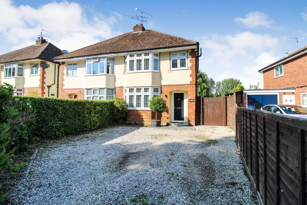 Ship Lane, Farnborough, GU14 3 bed semidetached house £435,000