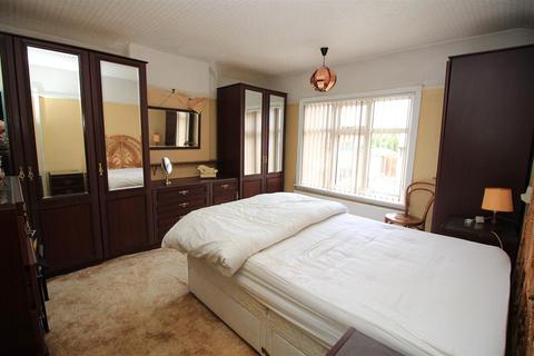 44 Kirkstall Mount, Leeds, LS5 3DP