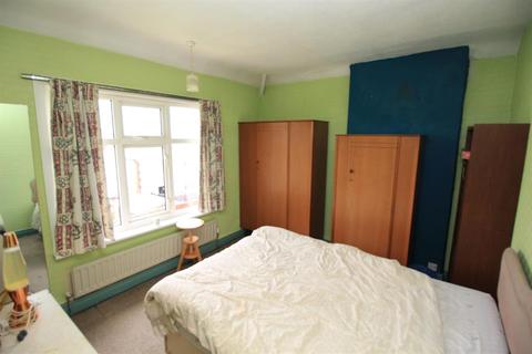 44 Kirkstall Mount, Leeds, LS5 3DP