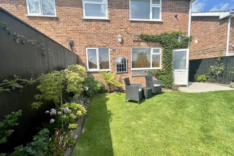 6 Ambleside Way, Gedling, Nottingham, NG4 2QY