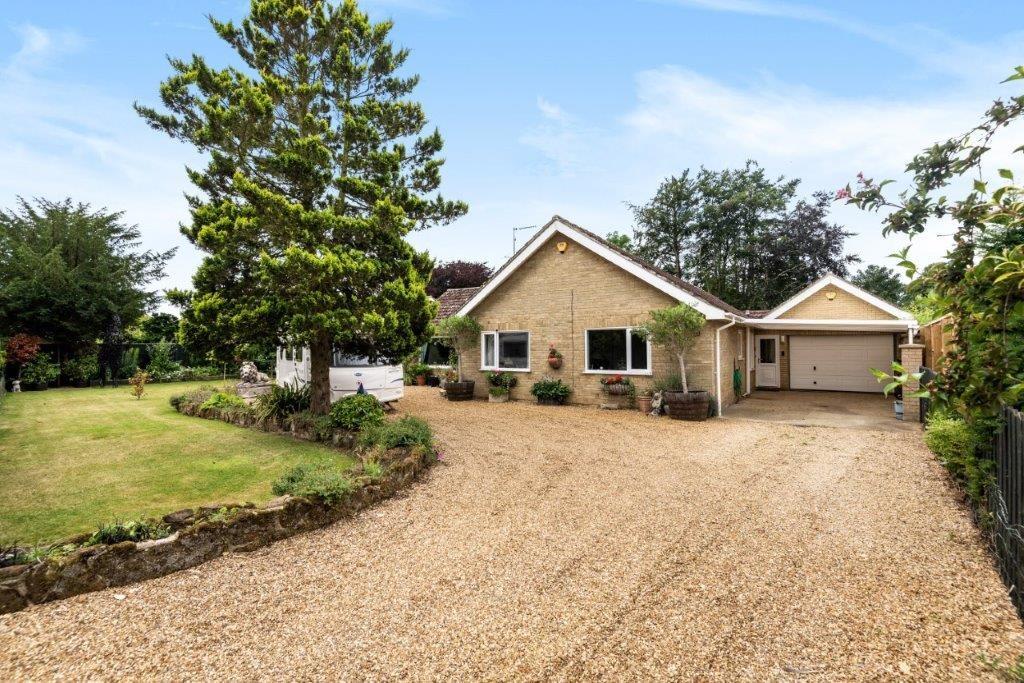 Cedar Grove, North Runcton 4 bed detached bungalow for sale £525,000