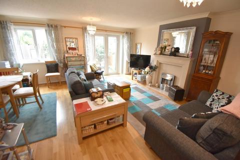 69 Ashdale Drive, Birmingham, B14 4TX
