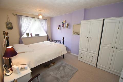 69 Ashdale Drive, Birmingham, B14 4TX
