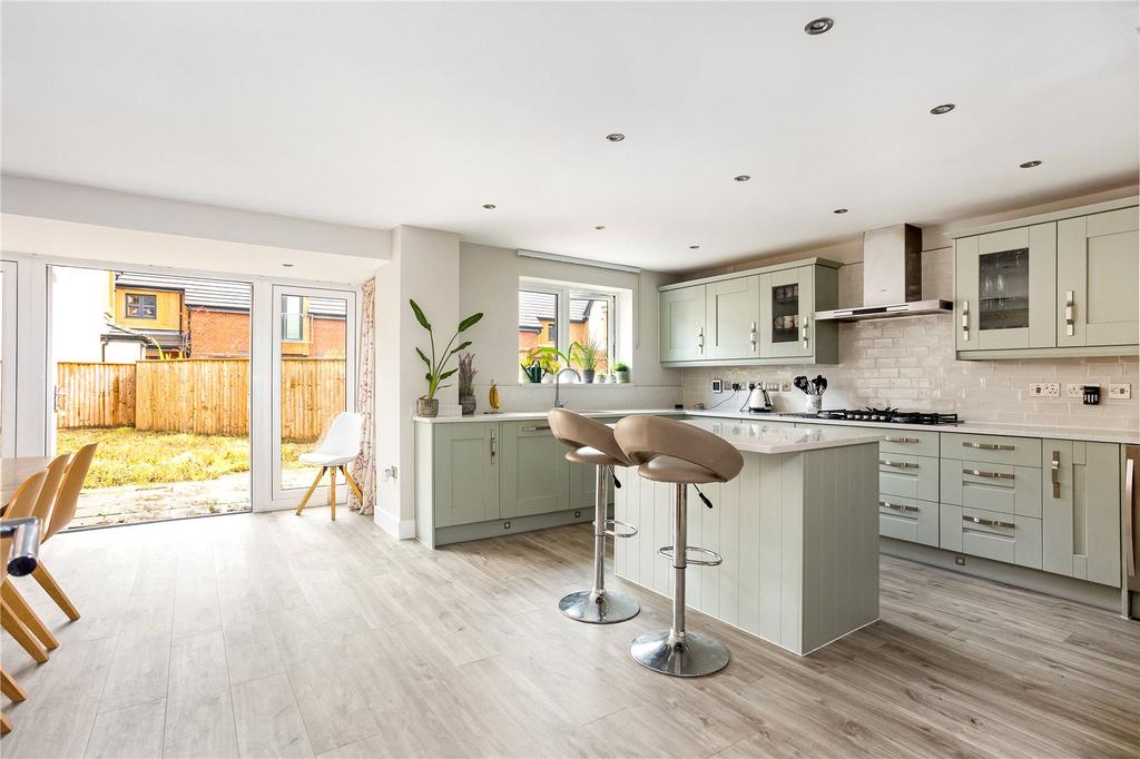 Kitchen/Dining Area