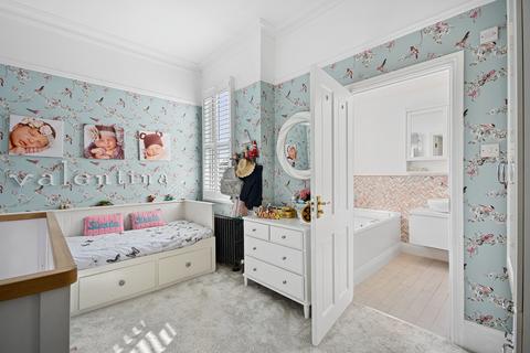 62 The Avenue, London, W13 8LS
