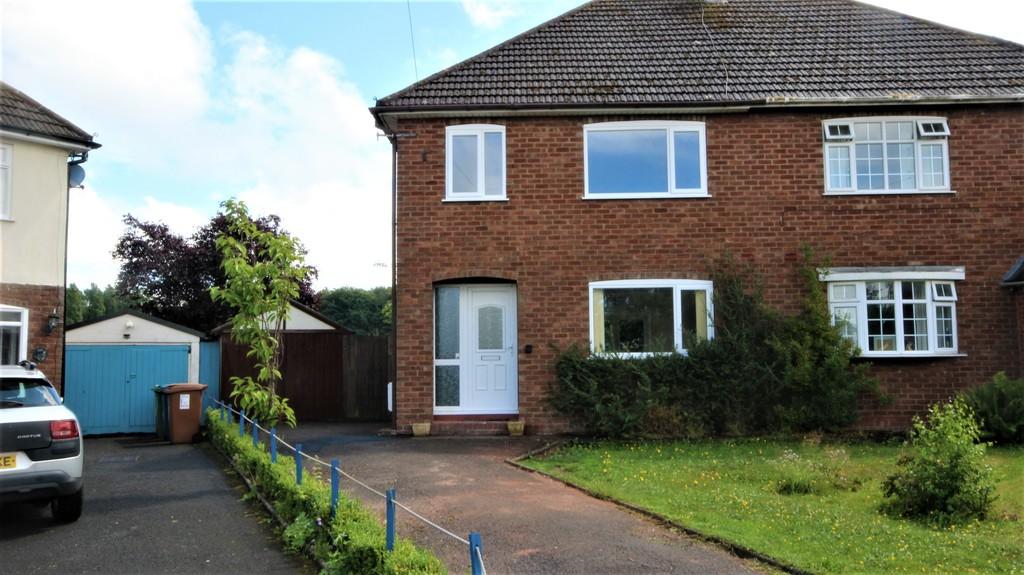 Chase Crescent, Brocton, Stafford 3 bed semidetached house £950 pcm