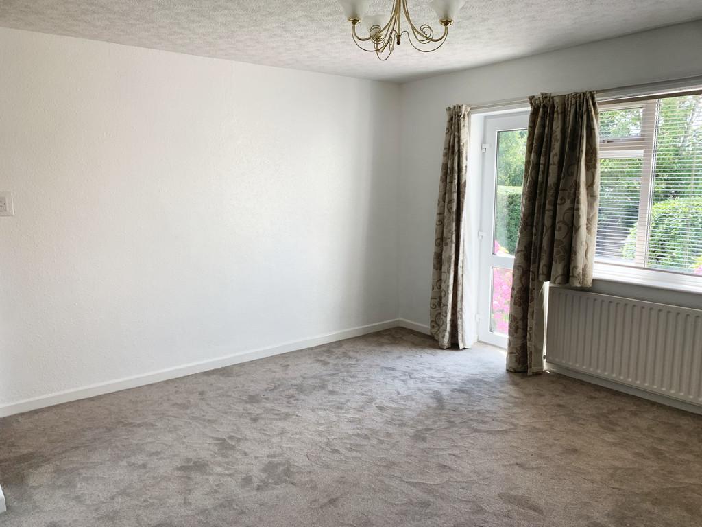 St. Cuthbert Avenue, Wells 2 bed semidetached bungalow £850 pcm (£
