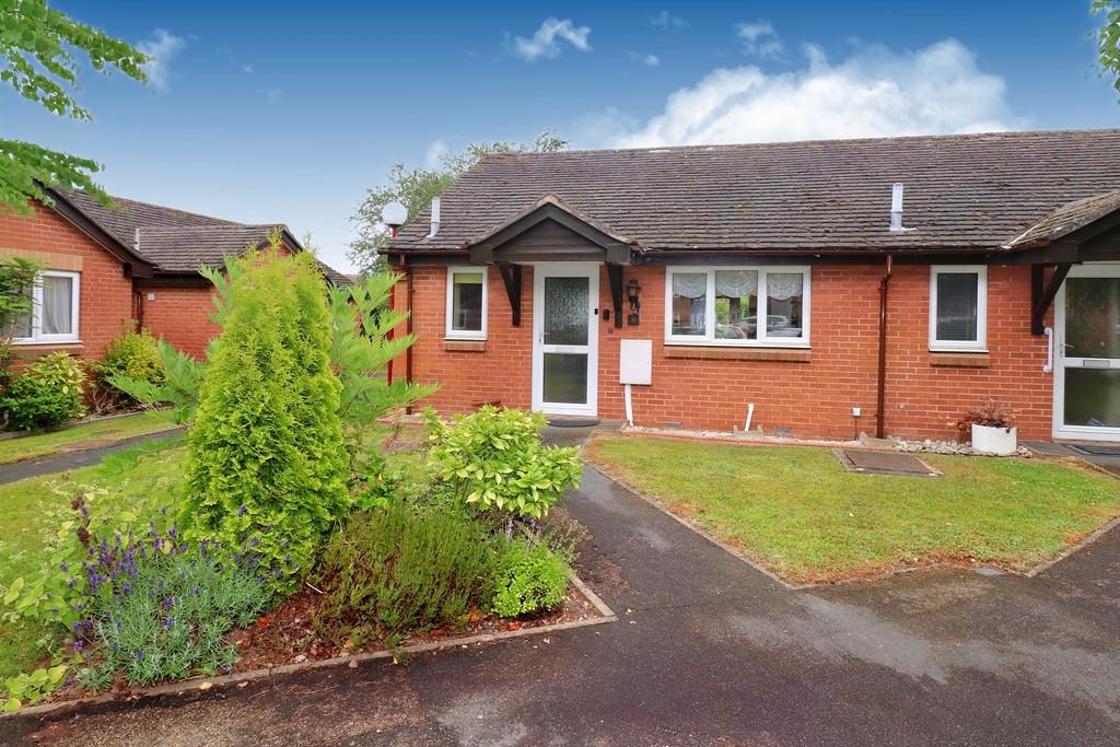 Ashdene Gardens, Kenilworth 1 bed terraced bungalow £185,000