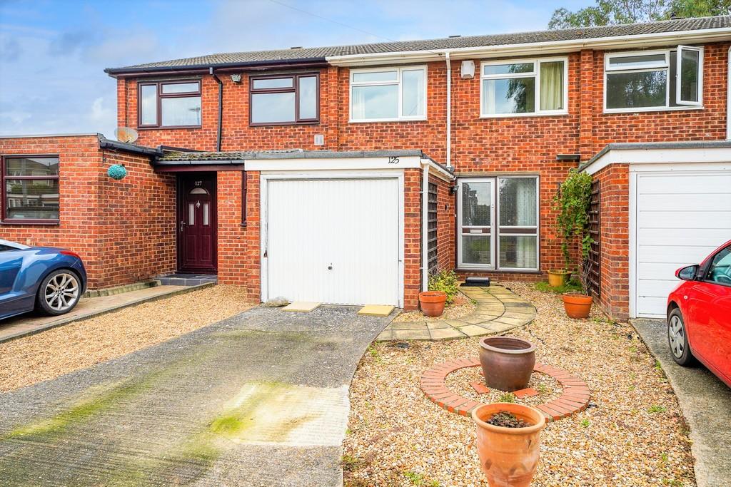 Headlands, Fenstanton 3 bed terraced house £250,000