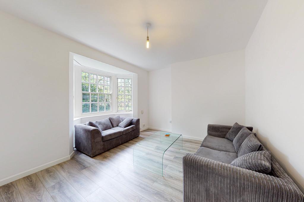 Albion Avenue, Clapham 2 bed apartment - £375,000