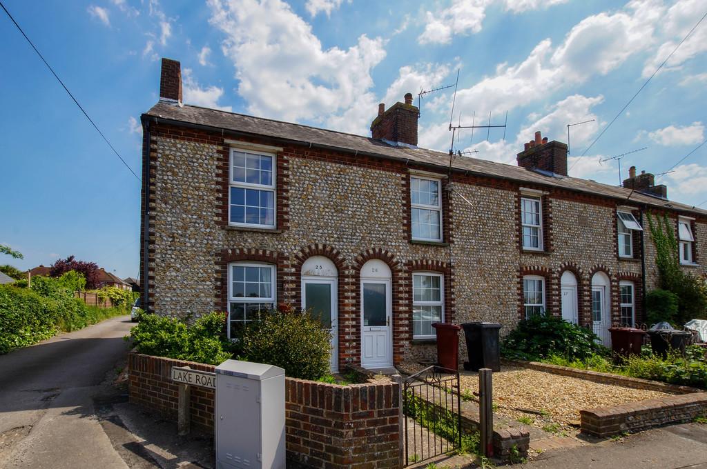 Florence Road, Chichester 2 bed end of terrace house £1,150 pcm (£265 pw)
