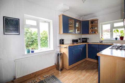 12 Lynwood Avenue, Coulsdon, CR5 2QL
