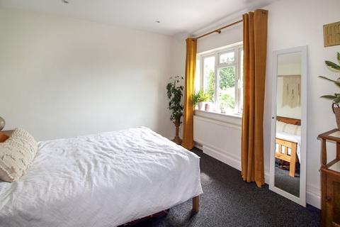 12 Lynwood Avenue, Coulsdon, CR5 2QL