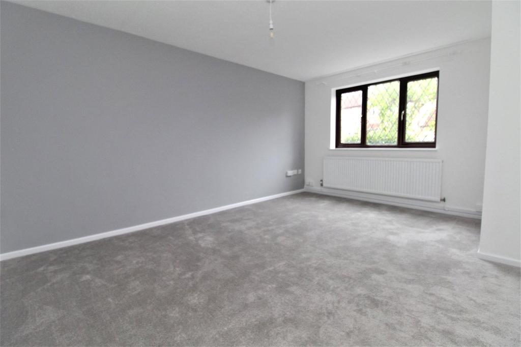 Apseleys Mead, Bradley Stoke... 3 bed house £1,350 pcm (£312 pw)