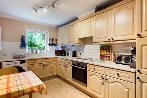 2 bedroom flat to rent, Flat 7/3 West Cherrybank, Stanley Road, Edinburgh