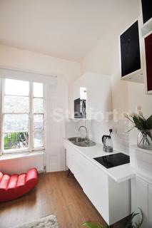 Studio to rent, Parkhurst Road, London N7
