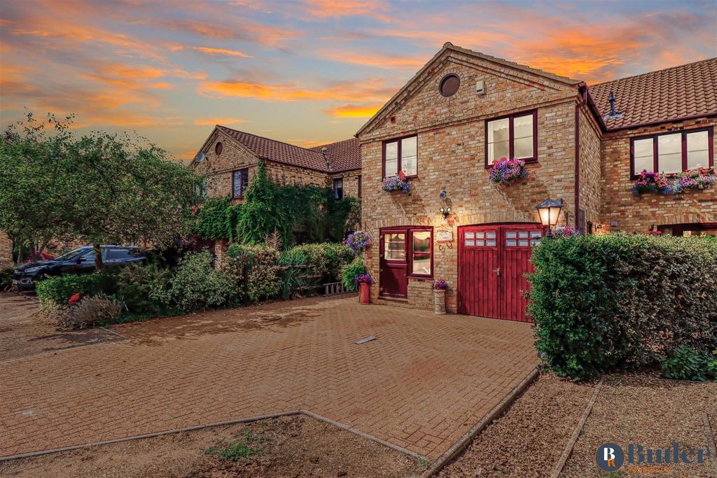 Warren Lane, Clophill, Bedford 5 bed property for sale £820,000