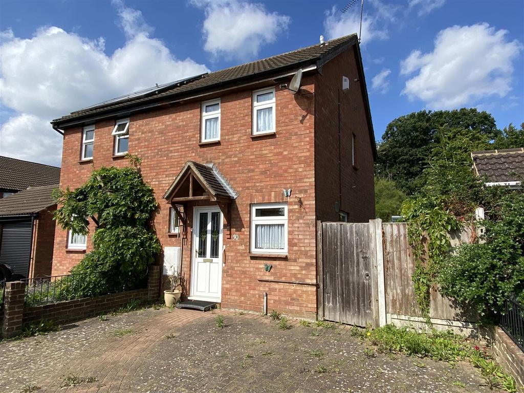 Victors Crescent, Hutton, Brentwood 2 bed semidetached house £375,000