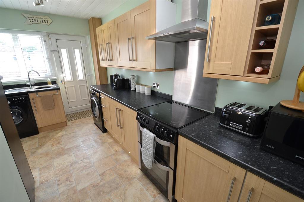 Kenmore Road, Cleckheaton 2 bed terraced house £150,000