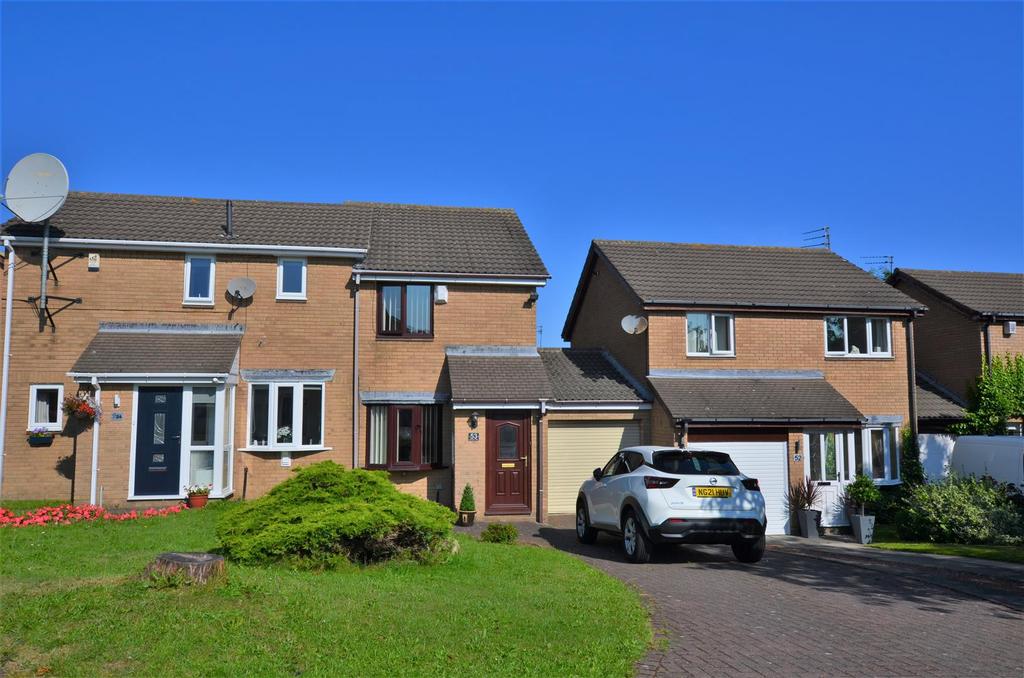 Bowlynn Close, East Moorside, Sunderland 2 bed semidetached house £