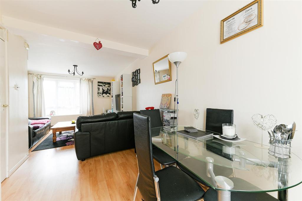 York Road, Cheam, Sutton 2 bed £300,000