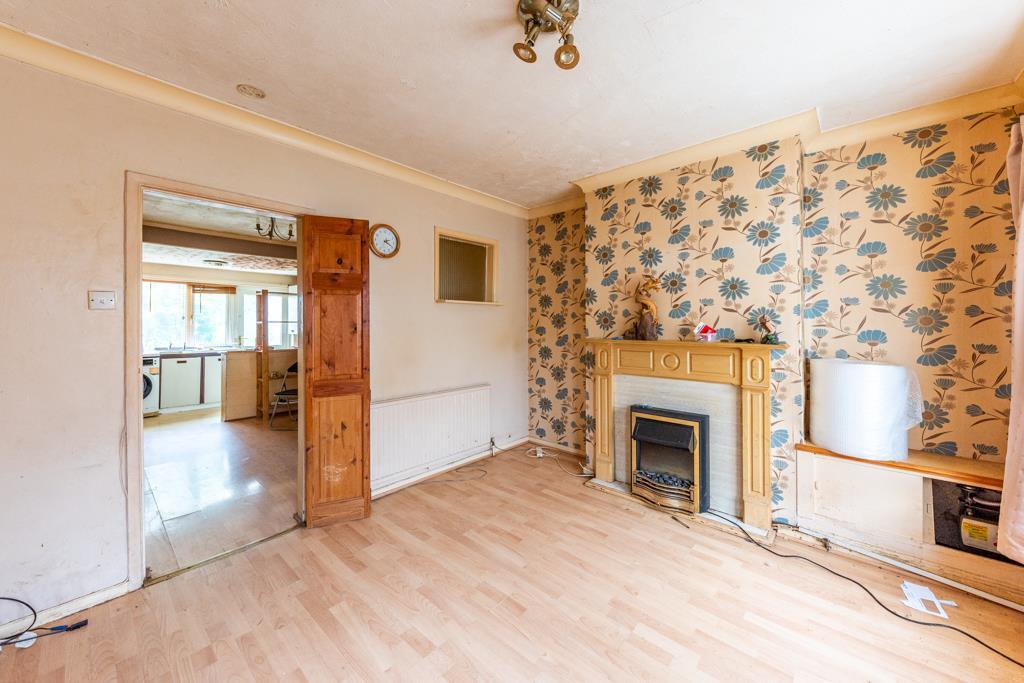 Carnarvon Grove, Carlton, Nottingham 2 bed terraced house £100,000