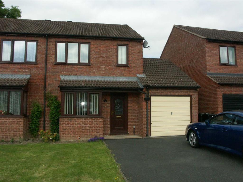 Maple Close, Craven Arms, Shropshire 3 bed semidetached house £675