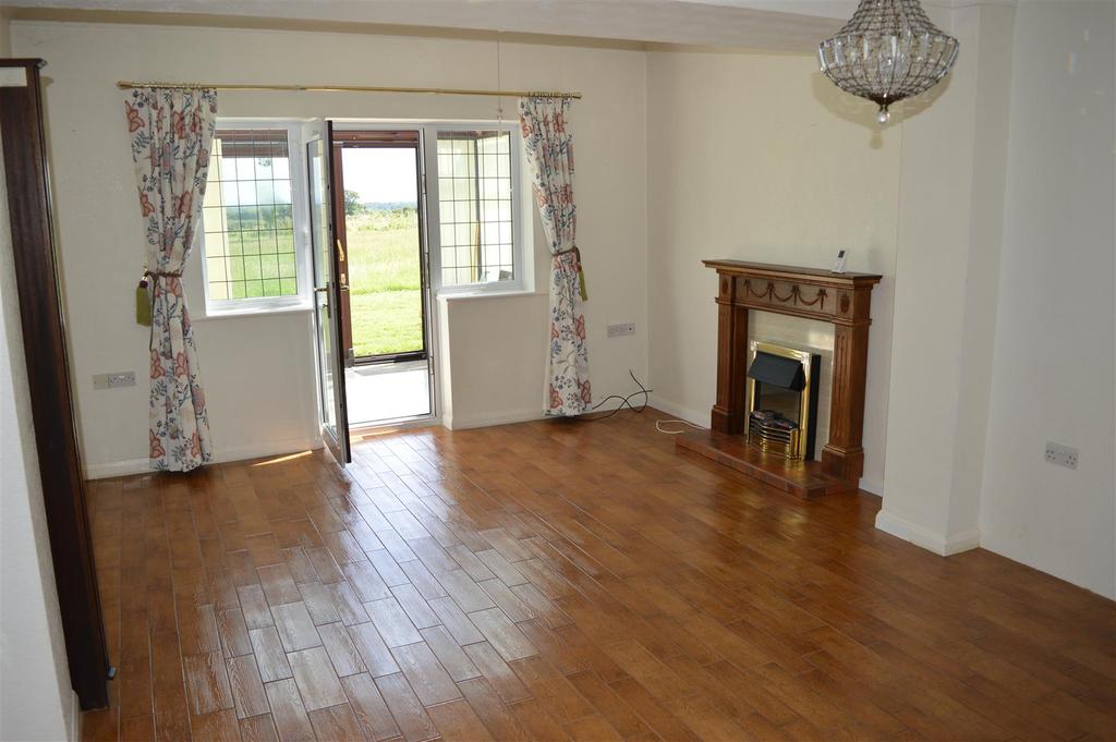 Oak Green, Markfield 2 bed bungalow £160,000