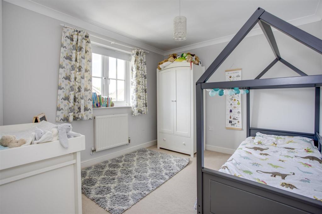 6 Braeside Bedroom 2.jpg