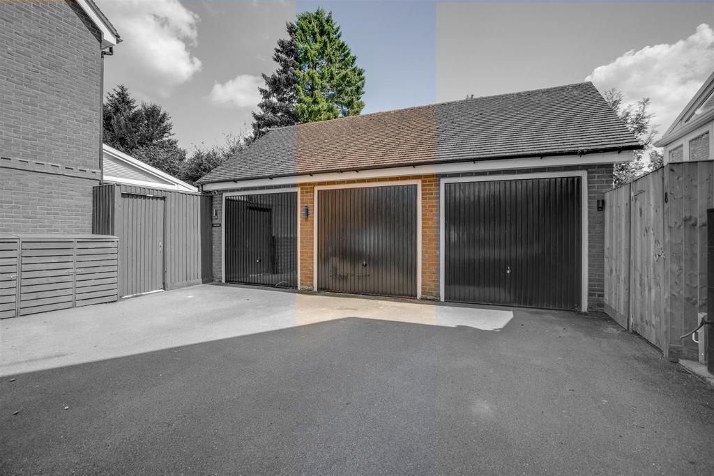 6 Braeside Garage (Centre) (Shaded).jpg