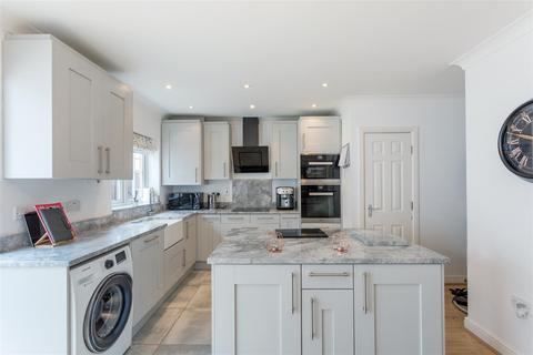 6 Braeside, Naphill, High Wycombe, HP14 4RY