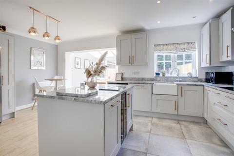6 Braeside, Naphill, High Wycombe, HP14 4RY