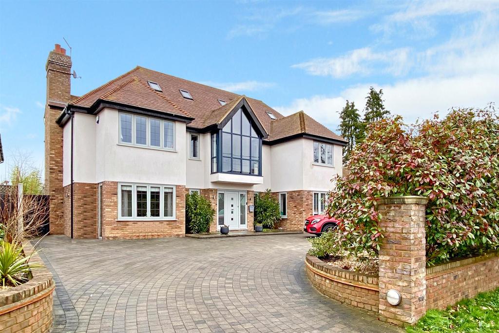 Avenue Road, Ingatestone 6 bed detached house £1,975,000