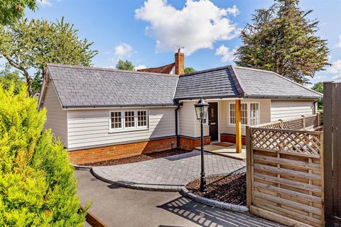 1 bedroom detached bungalow for sale - Hulletts Lane, Pilgrims Hatch, Brentwood