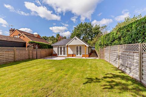 1 bedroom detached bungalow for sale - Hulletts Lane, Pilgrims Hatch, Brentwood