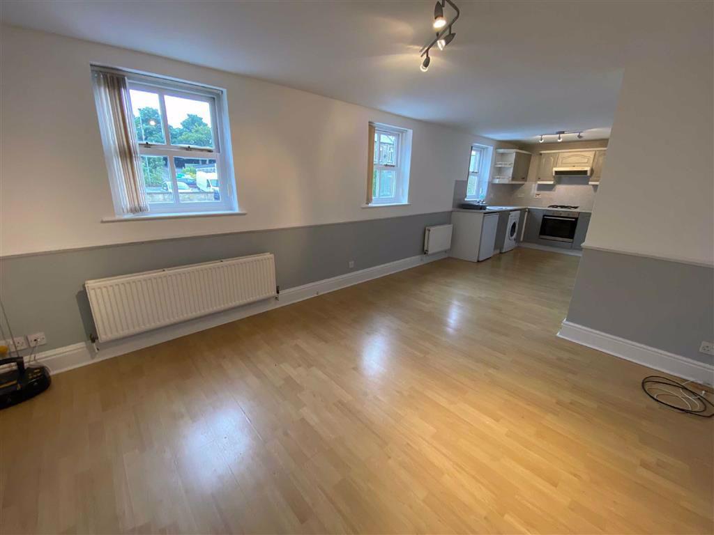 St Philips Court, Birchencliffe... 2 bed apartment £495 pcm (£114 pw)