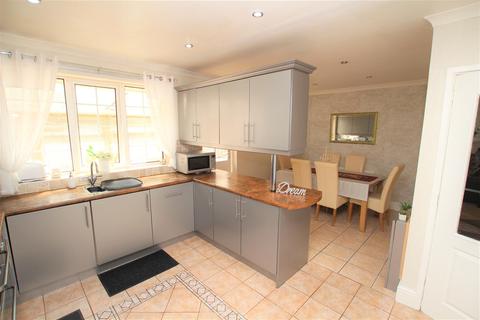 27 Hazel Walk, Bradford, BD9 6AH
