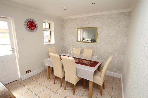 27 Hazel Walk, Bradford, BD9 6AH